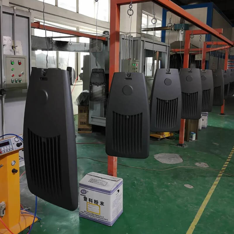 How to spray powder on LED street light housing ? Жарықдиодты көше шамының корпусына ұнтақты қалай себуге болады?
